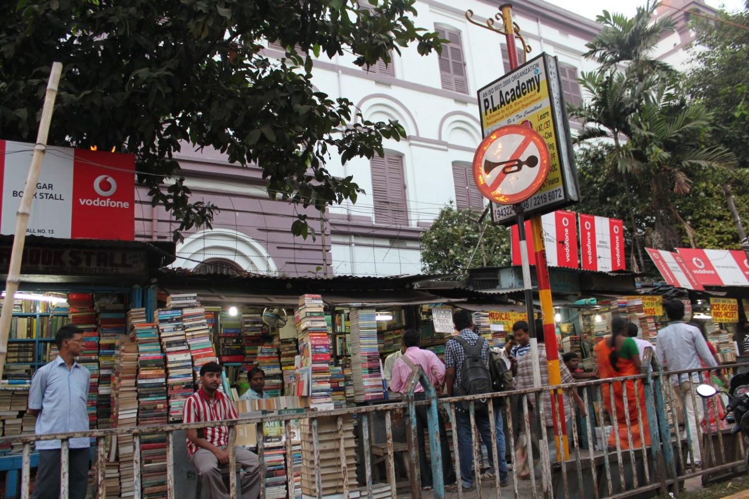 A tour to the “Boi Para” of Kolkata College Street